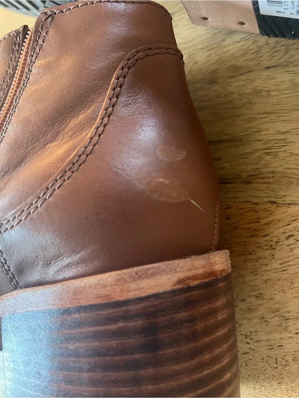 Clark’s Women’s Brown Leather Ankle Boots - Stylish Zip-Heel Design size 5.5